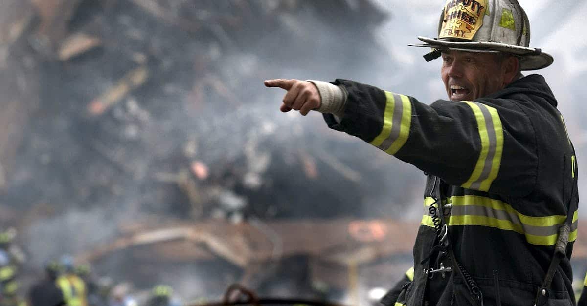 découvrez le rôle essentiel des pompiers, leurs missions de secours et de lutte contre les incendies, ainsi que les qualités requises pour exercer ce métier courageux et engagé au service de la sécurité publique.