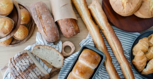 découvrez l'univers unique de robert crumb, célèbre dessinateur américain, pionnier de la bande dessinée underground, connu pour son style satirique et provocateur ainsi que ses personnages inoubliables comme fritz the cat.