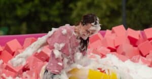 découvrez l'angoulême comics festival, le rendez-vous incontournable des passionnés de bandes dessinées et de comics, avec des expositions, des rencontres d'auteurs et des animations pour tous.