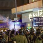 découvrez l'humour incisif de la satire politique, une critique mordante des enjeux et des acteurs du pouvoir à travers l'art et l'expression créative.