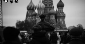 explorez l'histoire fascinante de la russie, des origines anciennes aux événements majeurs qui ont façonné la nation moderne.