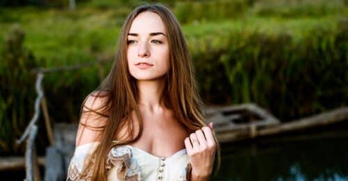 découvrez la vie et la carrière emblématique de brigitte bardot, icône du cinéma français et symbole de beauté et de liberté.