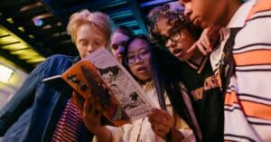 découvrez l'univers passionnant des comics : histoires captivantes, héros emblématiques et illustrations époustouflantes pour tous les amateurs de bande dessinée.