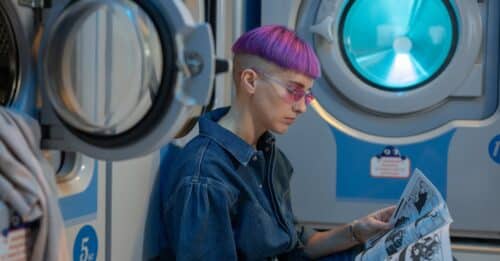 découvrez notre collection captivante de romans graphiques alliant illustrations saisissantes et récits passionnants pour tous les amateurs de bandes dessinées.