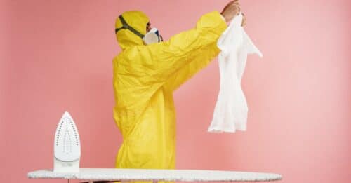 découvrez le concept d'ironie, une figure de style qui exprime le contraire de ce qui est dit pour souligner une vérité ou susciter l'humour.