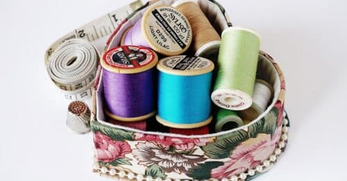 découvrez nos créations artisanales uniques, faites à la main avec passion et savoir-faire pour des produits authentiques et de qualité.