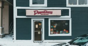 plongez dans l'univers captivant du comic, des bandes dessinées aux super-héros emblématiques, découvrez des histoires passionnantes et des illustrations uniques.