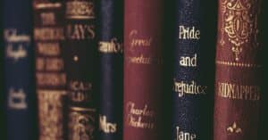 découvrez notre collection de comic books, des bandes dessinées captivantes pour tous les âges, avec des héros, des aventures et des histoires passionnantes.