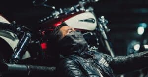 découvrez l'univers captivant du bandit, entre mystère et aventure, où se mêlent audace et quête de liberté.