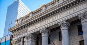 découvrez tout sur le 'bank shot', une technique essentielle au billard et au basketball pour améliorer votre précision et stratégie de jeu.