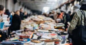 participez à une séance de dédicace unique avec votre auteur préféré et repartez avec un exemplaire signé de son livre.