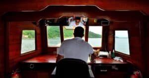 découvrez captain america #1, le premier numéro emblématique mettant en scène le héros patriotique dans ses aventures palpitantes.