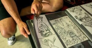 découvrez le talent d'un artiste de bande dessinée passionné, spécialisé dans la création d'illustrations captivantes et de récits visuels uniques.