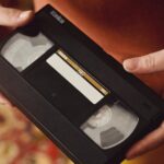 découvrez la nostalgie, ce doux sentiment qui nous transporte dans le passé et réveille nos souvenirs les plus chers.