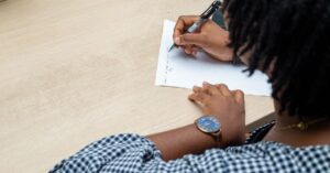 découvrez l'art d'écrire avec notre guide complet pour écrivains : conseils, techniques et inspiration pour tous les passionnés de l'écriture.