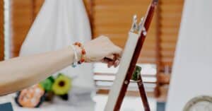 célébrez l'inauguration de notre nouvelle école d'art, un espace dédié à la créativité et à l'innovation pour les artistes de demain.