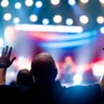 découvrez les prochains concerts près de chez vous et vivez des moments musicaux inoubliables avec vos artistes préférés.