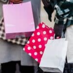 découvrez les dernières tendances de consommation et comprenez l'évolution des comportements des consommateurs pour mieux anticiper vos stratégies marketing.