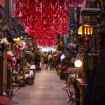 découvrez le marché aux puces de lille, un lieu unique pour chiner des trésors, des antiquités et des objets vintage au cœur de la ville.