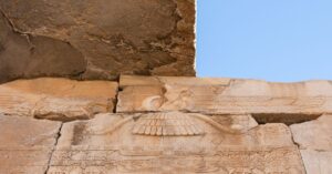 découvrez persépolis, l'ancienne capitale de l'empire achéménide, célèbre pour ses impressionnantes ruines historiques et son riche patrimoine culturel.
