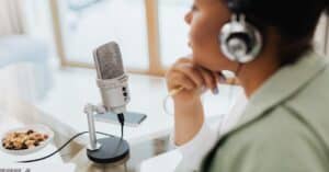 découvrez notre podcast pour écouter des discussions enrichissantes, des interviews passionnantes et des histoires inspirantes sur une variété de sujets.