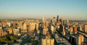 découvrez les états-unis, un pays aux paysages variés, aux grandes métropoles et à la culture riche, de new york aux parcs nationaux.