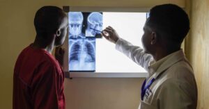 découvrez le rôle des médecins juniors, leur formation, leurs responsabilités et les défis qu’ils rencontrent au quotidien.